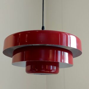 Metalowa Lampa Wisząca – Głęboka Czerwień
